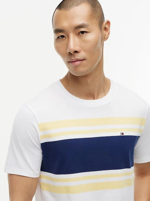 T-shirt com riscas em blocos T-shirt com riscas em blocos