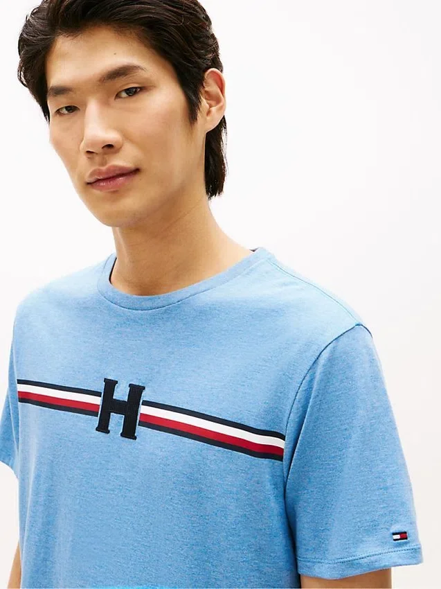 T-shirt com riscas H exclusivas T-shirt com riscas H exclusivas