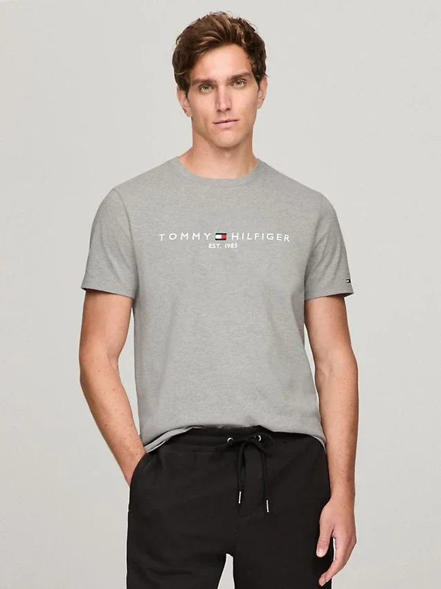 T-shirt de corte justo com logótipo Tommy bordado T-shirt de corte justo com logótipo Tommy bordado