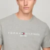 T-shirt de corte justo com logótipo Tommy bordado T-shirt de corte justo com logótipo Tommy bordado