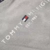 T-shirt de corte justo com logótipo Tommy bordado T-shirt de corte justo com logótipo Tommy bordado