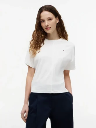 T-shirt de gola redonda com mangas em forma de asa de morcego