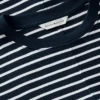 T-shirt de gola redonda com mangas em forma de asa de morcego T-shirt de gola redonda com mangas em forma de asa de morcego