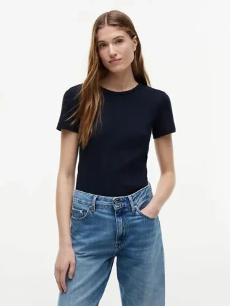 T-shirt de gola redonda com ponto de malha e corte justo