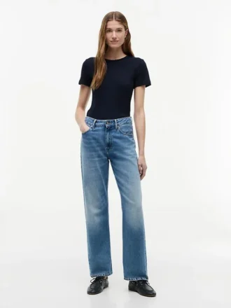 T-shirt de gola redonda com ponto de malha e corte justo
