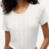 T-shirt de gola redonda com ponto de malha e corte justo T-shirt de gola redonda com ponto de malha e corte justo