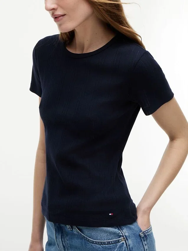 T-shirt de gola redonda com ponto de malha e corte justo T-shirt de gola redonda com ponto de malha e corte justo