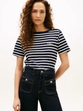T-shirt em interlock de algodão com botões dourados