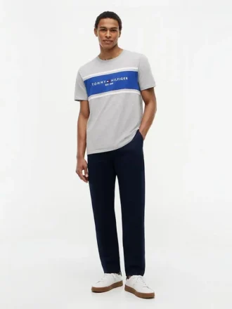 T-shirt Hilfiger com logótipo em riscas