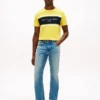 T-shirt Hilfiger com logótipo em riscas T-shirt Hilfiger com logótipo em riscas