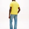 T-shirt Hilfiger com logótipo em riscas T-shirt Hilfiger com logótipo em riscas