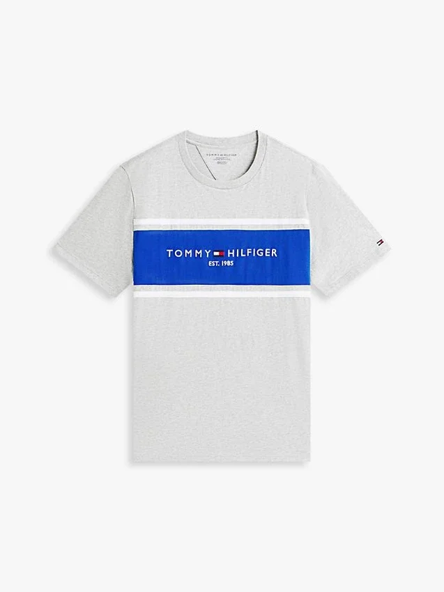 T-shirt Hilfiger com logótipo em riscas T-shirt Hilfiger com logótipo em riscas