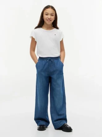 T-shirt infantil com acabamento em folha de alface nas mangas