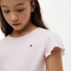 T-shirt infantil com acabamento em folha de alface nas mangas T-shirt infantil com acabamento em folha de alface nas mangas