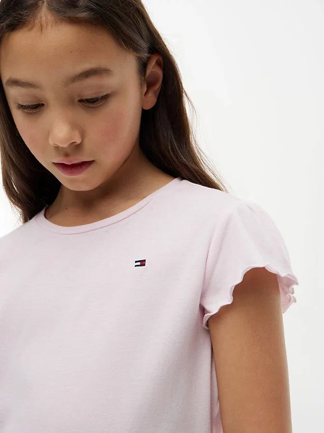 T-shirt infantil com acabamento em folha de alface nas mangas T-shirt infantil com acabamento em folha de alface nas mangas