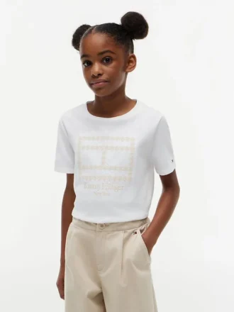 T-shirt infantil com bandeira floral