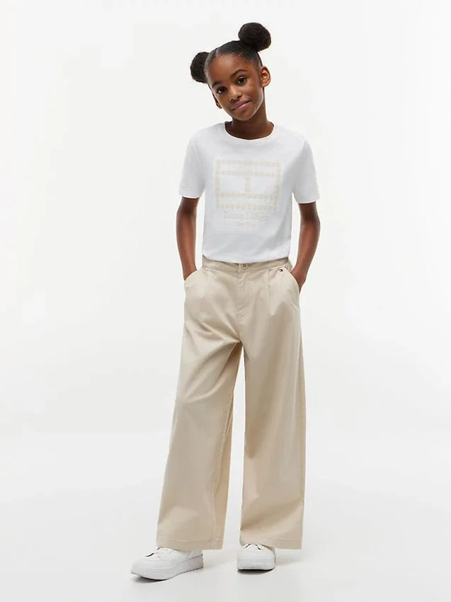 T-shirt infantil com bandeira floral T-shirt infantil com bandeira floral
