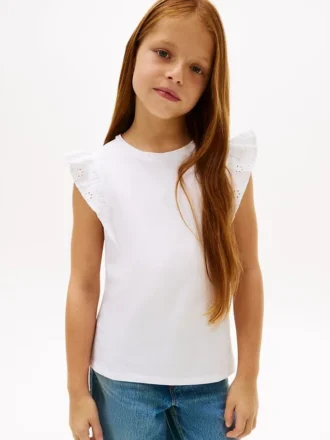 T-shirt infantil com bordados e aberturas