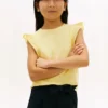 T-shirt infantil com bordados e aberturas T-shirt infantil com bordados e aberturas