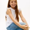 T-shirt infantil com bordados e aberturas T-shirt infantil com bordados e aberturas