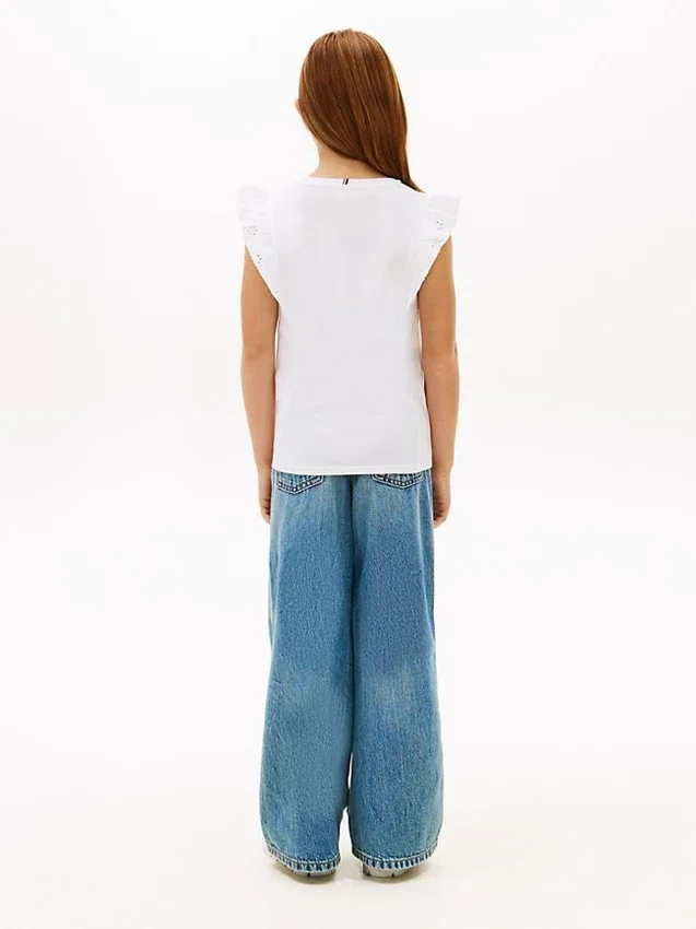 T-shirt infantil com bordados e aberturas T-shirt infantil com bordados e aberturas