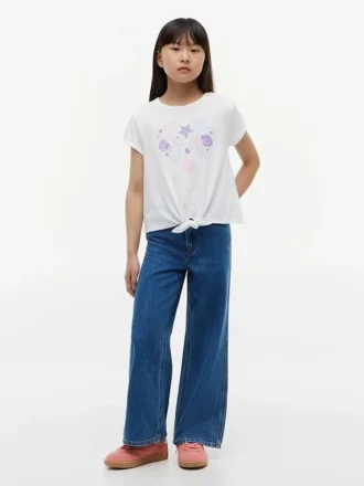 T-shirt infantil com laço à frente e conchas