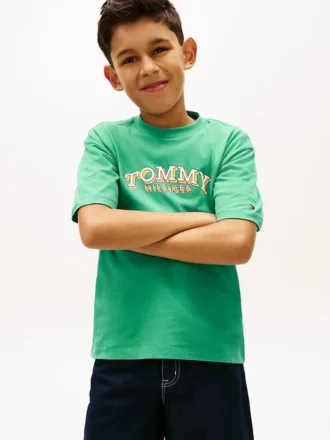 T-shirt infantil com logótipo 3D