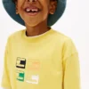 T-shirt infantil com logótipo 3D T-shirt infantil com logótipo 3D