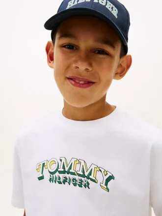 T-shirt infantil com logótipo 3D