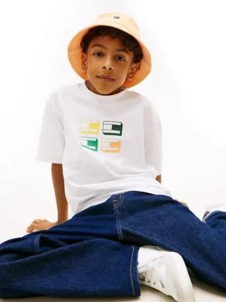 T-shirt infantil com logótipo 3D