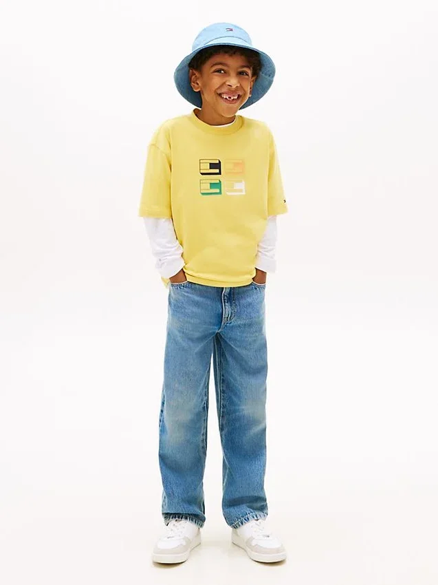T-shirt infantil com logótipo 3D T-shirt infantil com logótipo 3D
