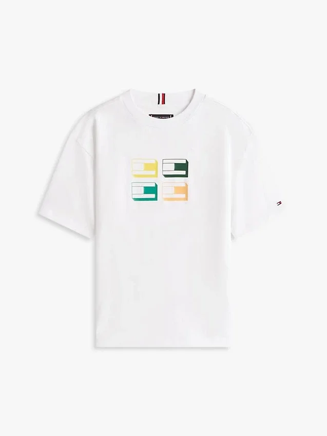 T-shirt infantil com logótipo 3D T-shirt infantil com logótipo 3D