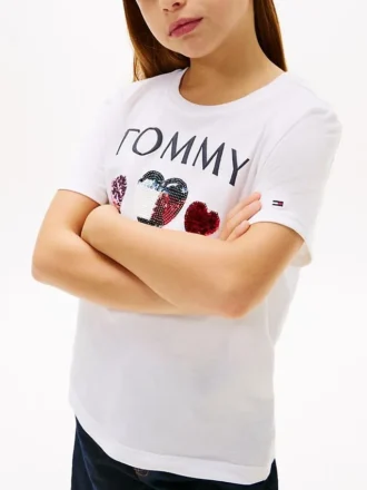 T-shirt infantil com logótipo de coração com lantejoulas