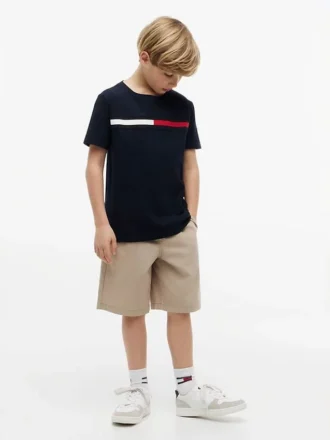 T-shirt infantil com logótipo e riscas