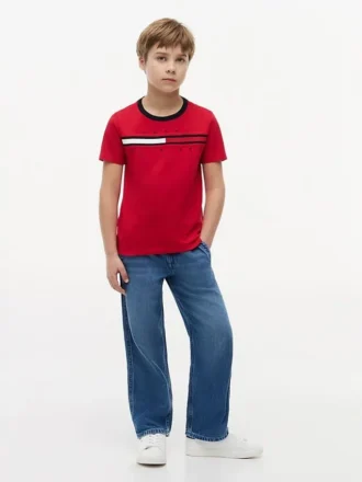 T-shirt infantil com logótipo e riscas