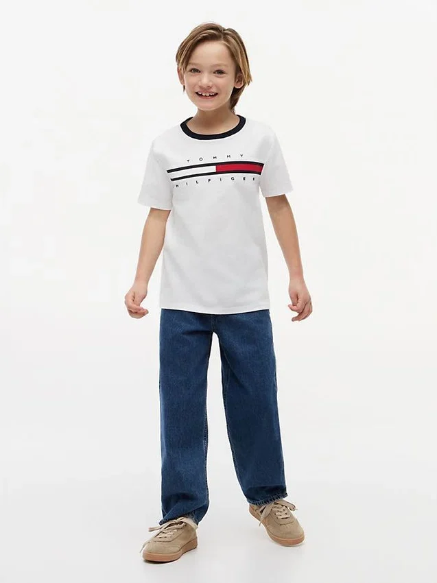 T-shirt infantil com logótipo e riscas T-shirt infantil com logótipo e riscas