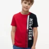 T-shirt infantil com logótipo em blocos de cor verticais T-shirt infantil com logótipo em blocos de cor verticais