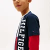 T-shirt infantil com logótipo em blocos de cor verticais T-shirt infantil com logótipo em blocos de cor verticais