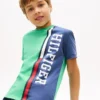 T-shirt infantil com logótipo em blocos de cor verticais T-shirt infantil com logótipo em blocos de cor verticais