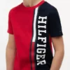 T-shirt infantil com logótipo em blocos de cor verticais T-shirt infantil com logótipo em blocos de cor verticais