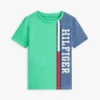 T-shirt infantil com logótipo em blocos de cor verticais T-shirt infantil com logótipo em blocos de cor verticais