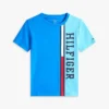 T-shirt infantil com logótipo em blocos de cor verticais T-shirt infantil com logótipo em blocos de cor verticais