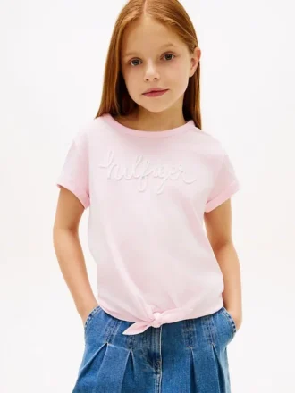 T-shirt infantil com logótipo Hilfiger e gravata à frente