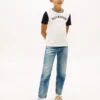 T-shirt infantil com logótipo monotipo e blocos de cor