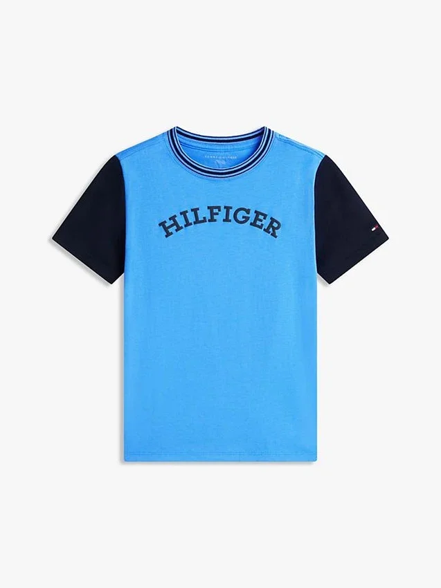 T-shirt infantil com logótipo monotipo e blocos de cor T-shirt infantil com logótipo monotipo e blocos de cor