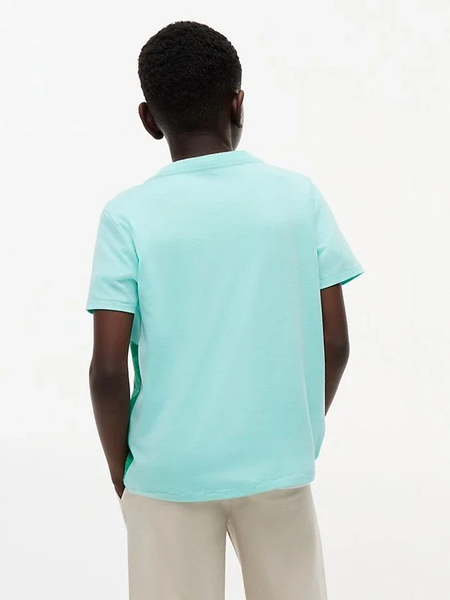 T-shirt infantil com logótipo Surf T-shirt infantil com logótipo Surf