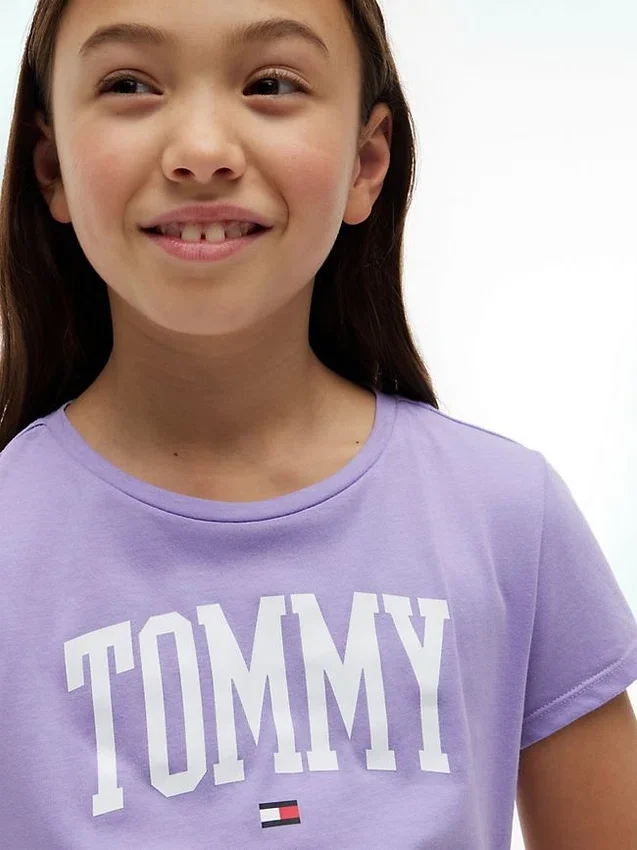 T-shirt infantil com logótipo Tommy T-shirt infantil com logótipo Tommy