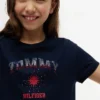 T-shirt infantil com logótipo Tommy em strass T-shirt infantil com logótipo Tommy em strass