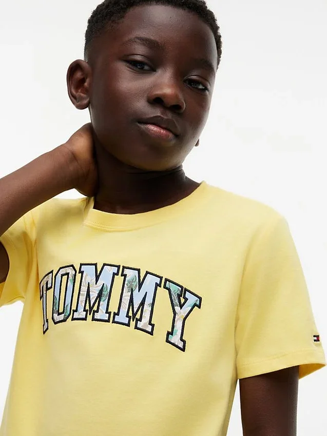 T-shirt infantil com logótipo Tommy floral T-shirt infantil com logótipo Tommy floral