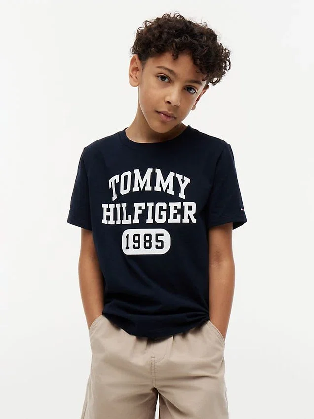 T-shirt infantil com logótipo Varsity T-shirt infantil com logótipo Varsity